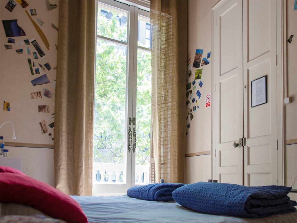 Hostel Bed & Art *